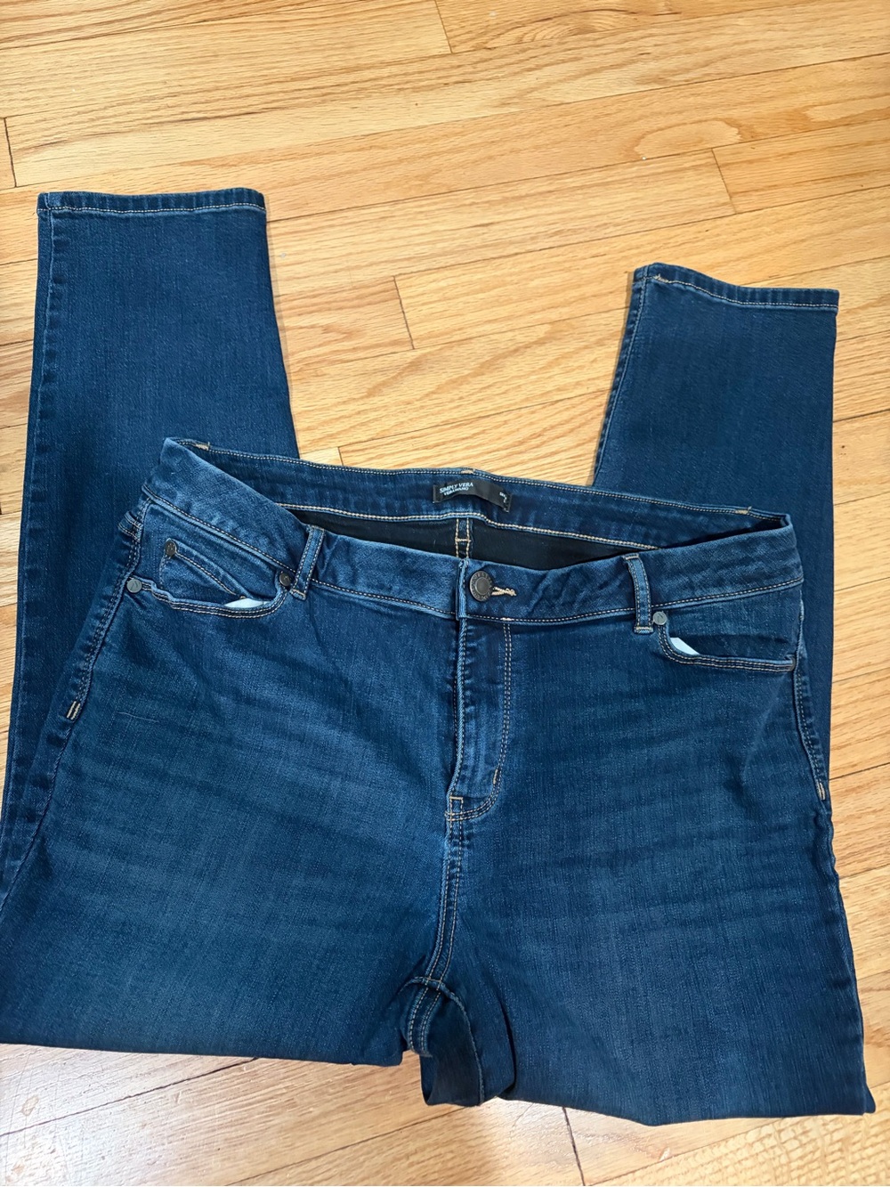 Vera Wang Dark Blue Women’s Skinny Jeans Sz 16P NWOT